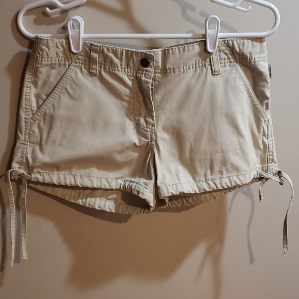 Tommy khaki shorts